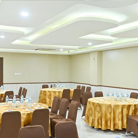 Kawana Hotel Padang  Exterior photo